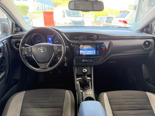 Toyota Auris 2015