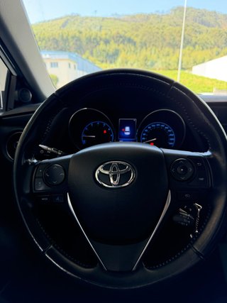 Toyota Auris 2015