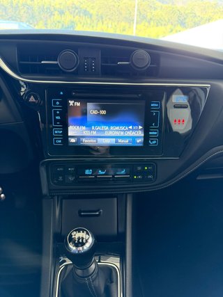 Toyota Auris 2015