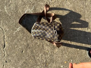 Bolso bandolera estampado floral dorado