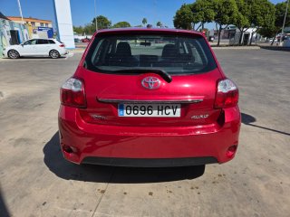 Toyota Auris 2011