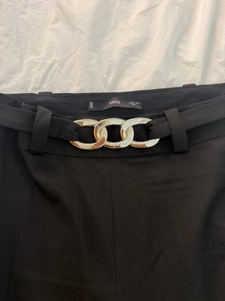Pantalón palazzo Mango negro cinturón eslabones