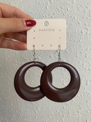 Pendientes de invitada marrón chocolate Parfois