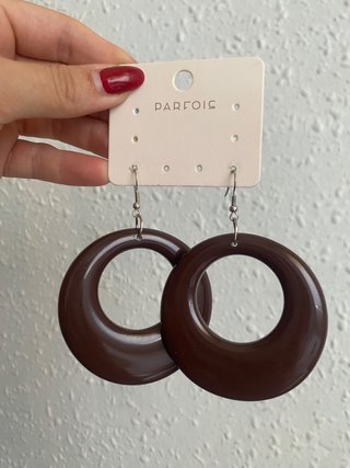 Pendientes de invitada marrón chocolate Parfois
