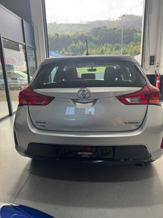 Toyota Auris 2013