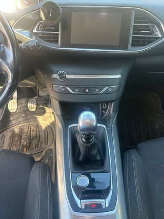 Peugeot 308 2016