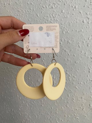 Pendientes Parfois Beige