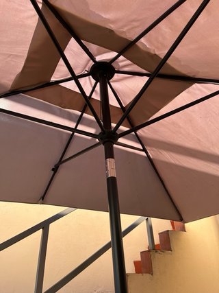 Mesa de Jardín de Madera con Parasol