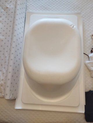 Bañera para bebé blanca y cambiador/colchoneta