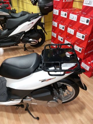 Scooter 125, monoplaza especial para reparto