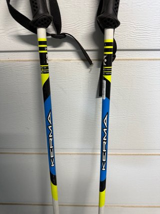 Esquís Atomic Junior 140cm con Fijaciones y Palos