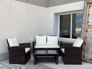 Sofa + butacas + mesa de ratan NUEVO