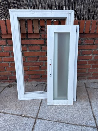 Marco y hoja de ventana blanca 86x56
