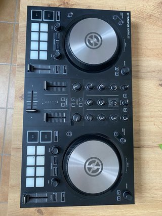 Controlador DJ Traktor Kontrol S2