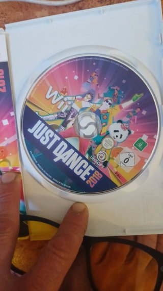 2juegos1volante2mandos completos de wii 60€