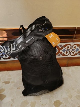 Patines en línea, casco, protecciones y mochila