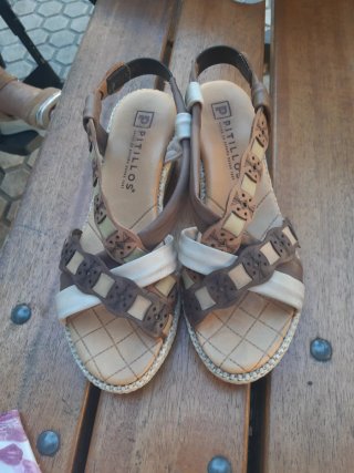 Sandalias Pitillos Beige y Marrón