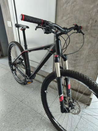 Bicicleta Cube 29