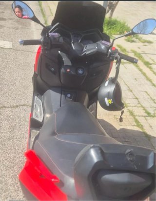 Scooter Roja y Negra