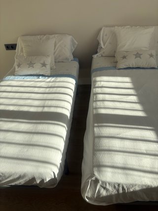 2 Somieres y 2 Colchones de 90cm