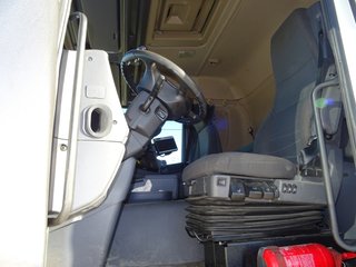 Scania G 440-CAMIONES PORTAMAQUINARIAS