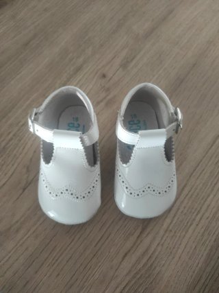 Zapatos de Bebé Blancos Charol