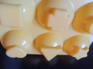 Set de 6 Huevos de Juguete con Caras