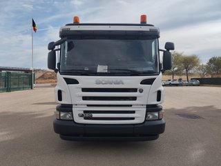 Scania P 380-CAMIONES PORTAMAQUINARIAS
