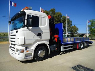Scania R 440-CAMIONES PORTAMAQUINARIAS