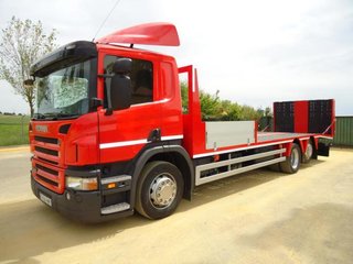 Scania P 310-CAMIONES PORTAMAQUINARIAS