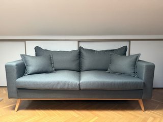 Sofá 3 plazas gris Maisons du Monde modelo Duke