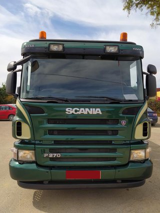 Scania P 270-CAMIONES GRUAS