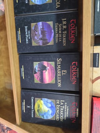 6 libros tapa dura de Tolkien