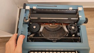 Máquina de escribir Olivetti Studio 46