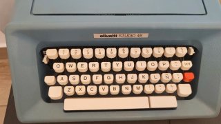 Máquina de escribir Olivetti Studio 46