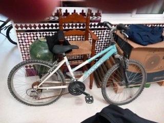 2 Bicicletas: B'Twin Infantil y Montaña