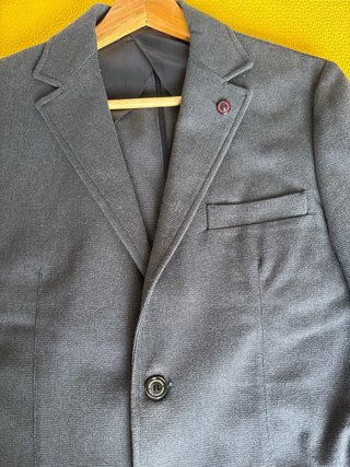 Americana gris hombre