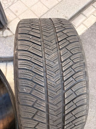 Neumáticos Michelin 245/35/20