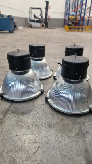 Foco industrial metálico