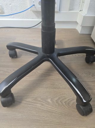 Silla de oficina gris