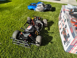 ARRMA SENTON 4x4 3S BLX RTR