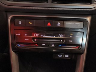 Volkswagen T-Cross 1.0 TSI 110 SPORT 5P (PACK KUZ Y VISIBILIDAD+CAMARA TRASERA)