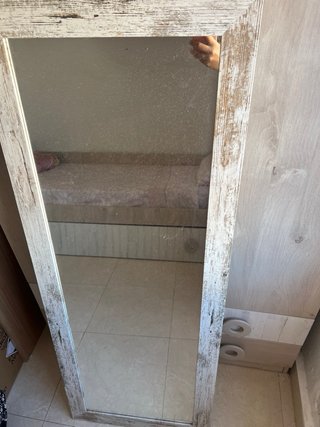 Cama nido con armario y espejo .