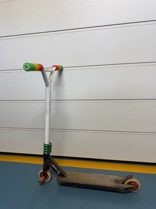 Scooter Bestial Wolf Booster