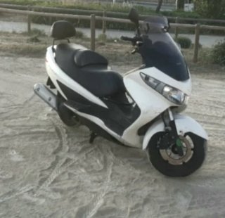 Suzuki Burgman Executive 125cc Blanca