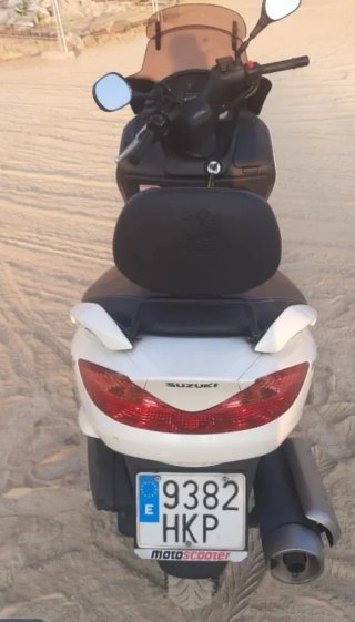Suzuki Burgman Executive 125cc Blanca