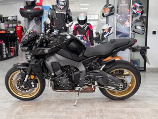 YAMAHA MT-10