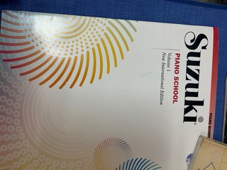 Libros de Piano y Órgano Suzuki y Más
