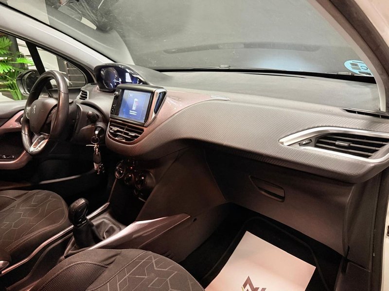Peugeot 2008 1.2 VTI Active 2014, foto 9