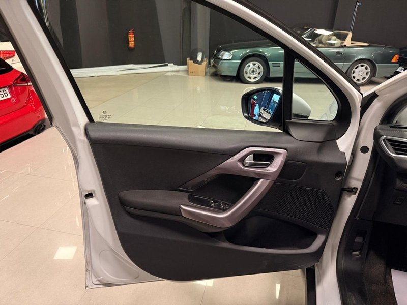 Peugeot 2008 1.2 VTI Active 2014, foto 14